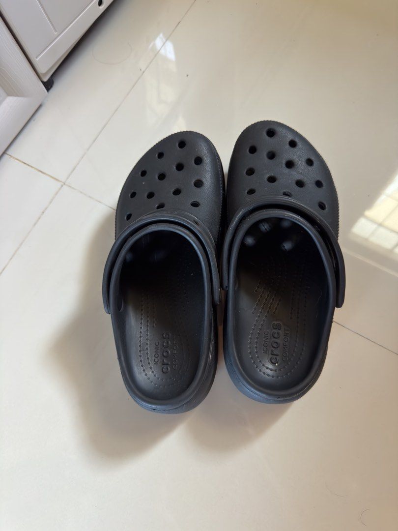Black Crocs Clogs (Category: Slippers and slides) located in San Mateo. Submitted by rkg_agbayani (Listing ID 1454550215, Image 1). Description: - Black platform Crocs - Chunky sole for extra height - Classic Crocs comfort with a modern twist - Easy to slip on and off - Perfect for casual wear - Cool platform clogs.