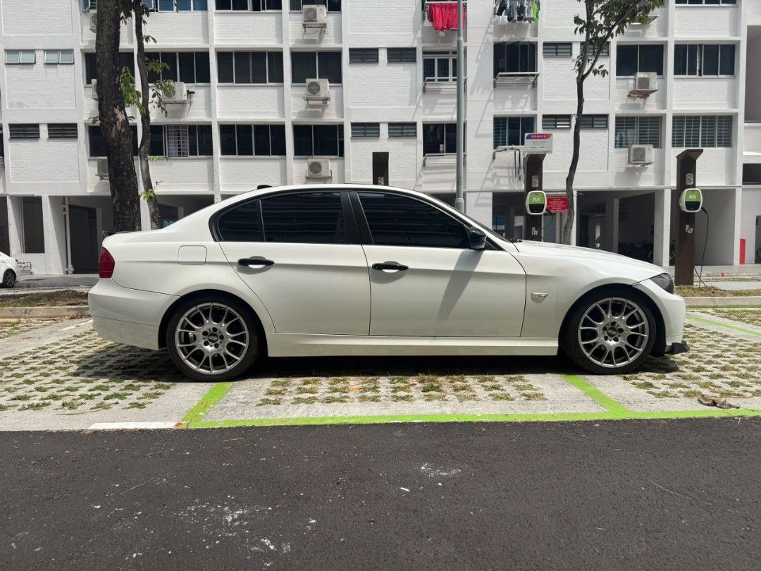 BMW 3 Series Sedan 320i (A) (Category: Used Cars) located in Singapore. Submitted by preciseauto (Listing ID 1455399560, Image 2). Description: 🔥🔥BOSS SAY ALL MUST GO CLEARANCE SALE🔥🔥 🚨CHEAPEST CARS IN THE MARKET🚨 🚘$500 DRIVEAWAY🚘 🏦LOWEST INTEREST FROM 1.48%🏦 🟢1 YEAR WARRANTY🟢 🔧FREE 1 YEAR SERVICING🔧 🏬 Vehicle 120 Points INSPECTION CHECK By In House Workshop BEFORE we put them for SALE 🚕 PHV Drivers Welcomed 🔁 High Trade In Value
