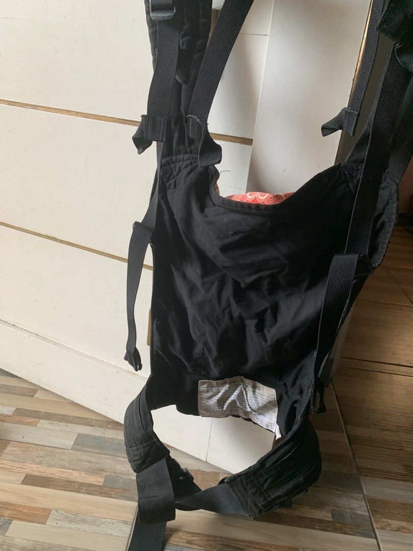 Boba Baby Carrier - Black with Red Pattern (Category: Carriers & Slings) located in Taguig. Submitted by madisam (Listing ID 1455361887, Image 3). Description: Preloved In very good condition Location:Taguig City .