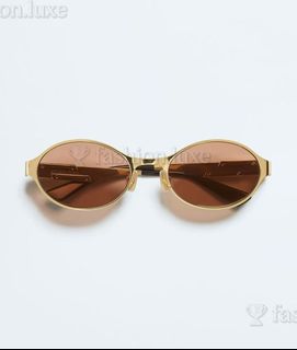 (Category: ) located in . Submitted by fashion.luxe.collection (Listing ID 1455442103, Image 1). Description: .