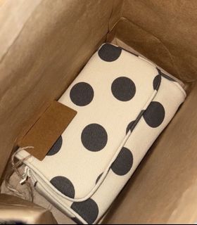 (Category: ) located in . Submitted by preloved.bybey (Listing ID 1455380939, Image 1). Description: .