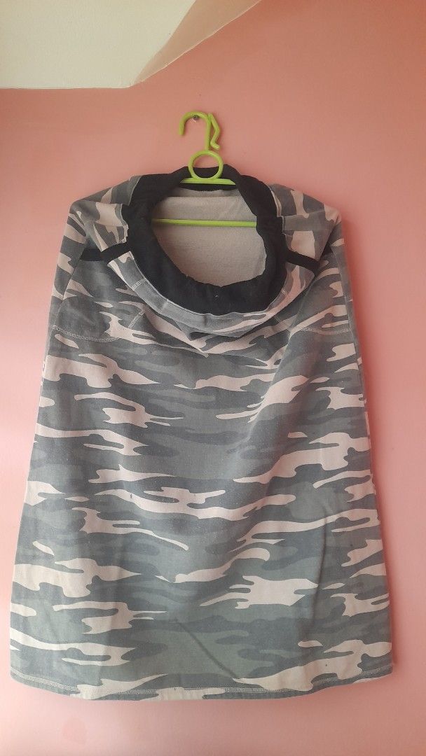 Camouflage Long Skirt (Category: Joggers) located in Manila. Submitted by sec0ndbloom (Listing ID 1455354002, Image 1). Description: - Grey and white camouflage sweatpants - Elastic waistband and cuffs for a comfortable fit - Two convenient side pockets - Made from soft, comfortable material - Ideal for lounging or casual wear - Size: Large (L).