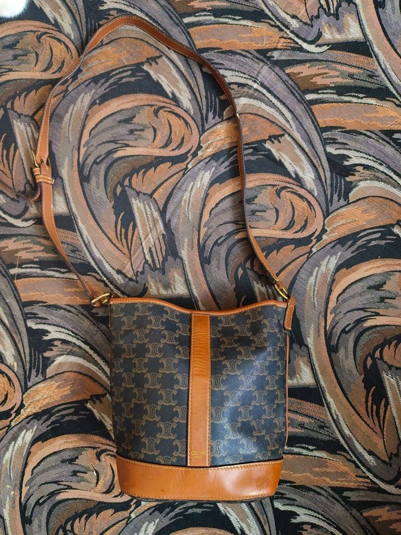 CELINE PARIS (Category: Luxury Bags & Wallets) located in Koronadal. Submitted by zyxarvie (Listing ID 1455337997, Image 2). Description: Authentic Minimal flaws only Excellent condition .