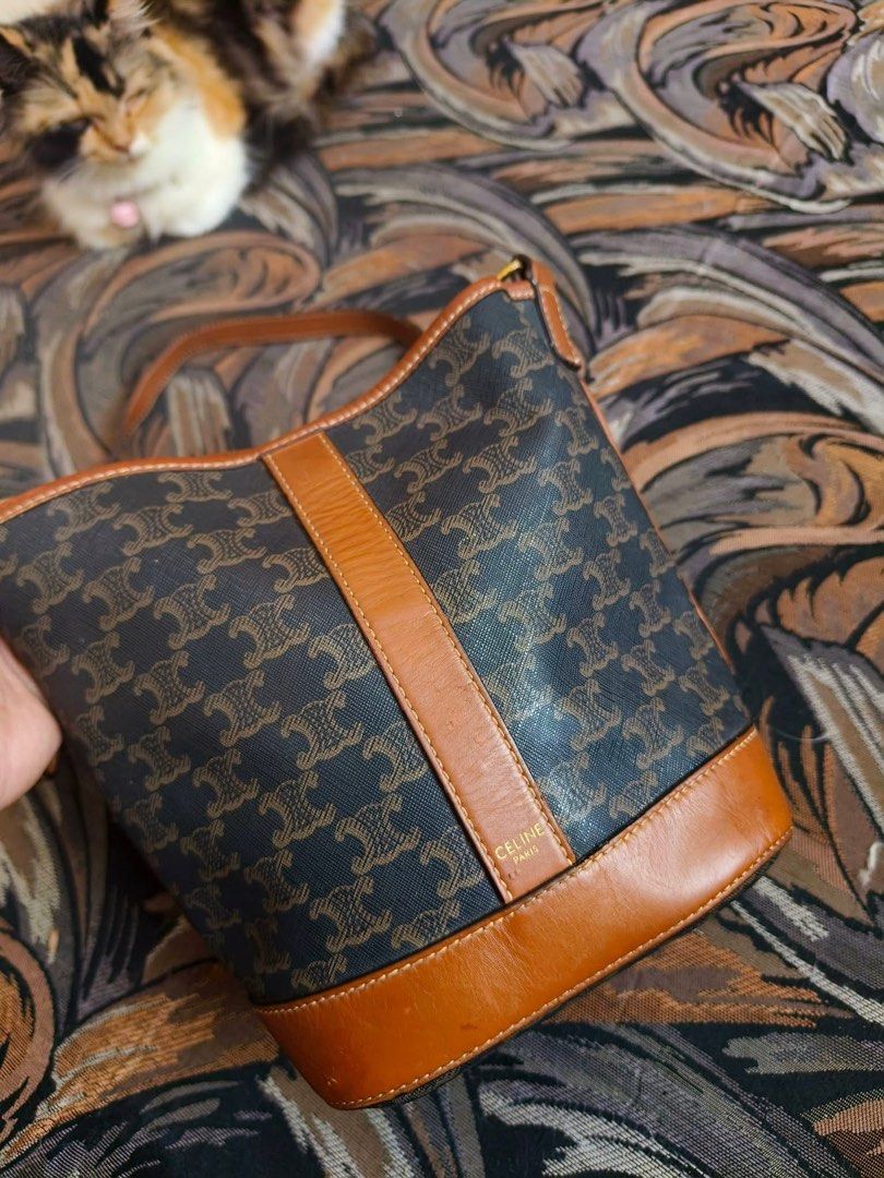 CELINE PARIS (Category: Luxury Bags & Wallets) located in Koronadal. Submitted by zyxarvie (Listing ID 1455337997, Image 3). Description: Authentic Minimal flaws only Excellent condition .