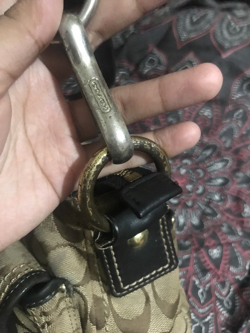 Coach Vintage Legacy Turnlock Bag (Category: Luxury Bags & Wallets) located in Cebu City. Submitted by ellie_0613 (Listing ID 1455496962, Image 3). Description: Coach Legacy Bag hi! selling my coach legacy bag for 7000 + shipping — needs restoration — replaced strap (coach strap) — rust on hardware — rubs as some materials are made of canvas can also consider swap / trade (prio: soho) ‼️ please manage expectation as this is a vintage and preloved