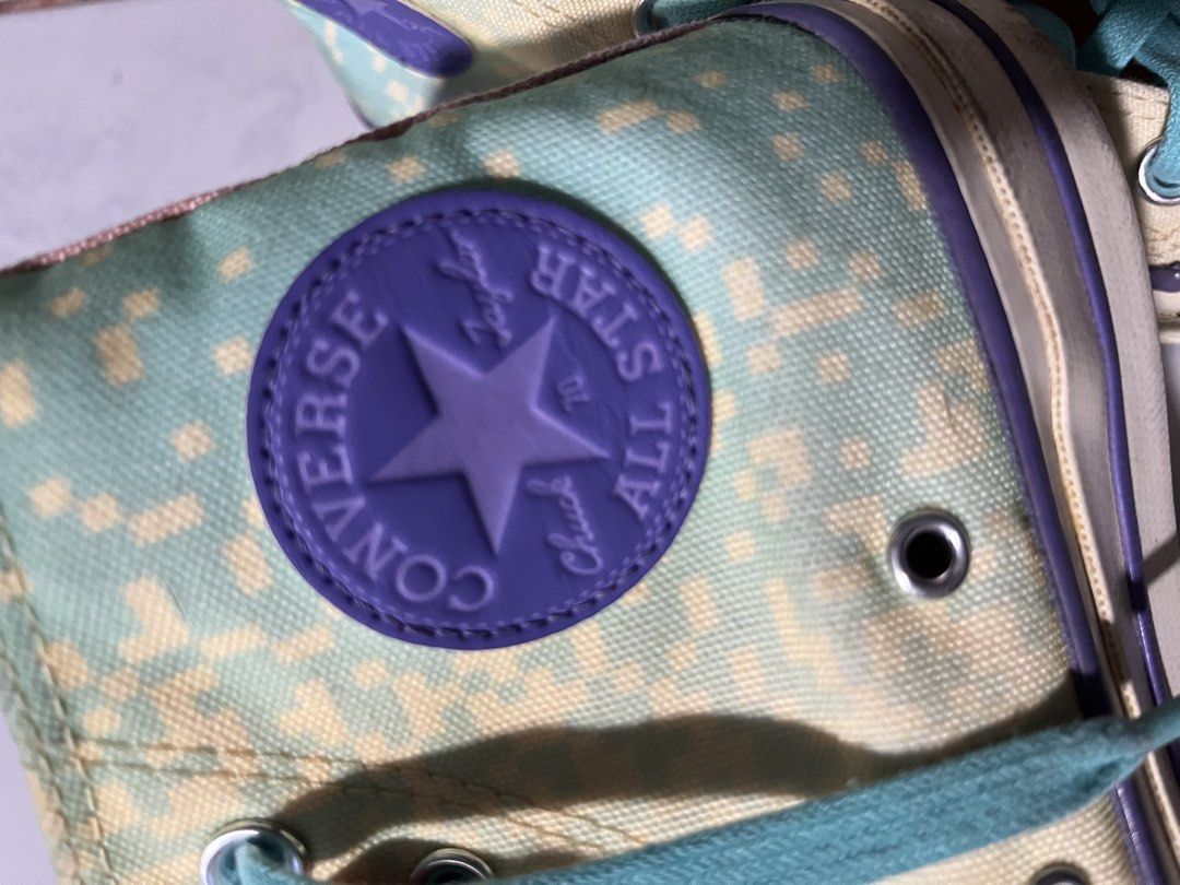 Converse Chuck Taylor (Category: Sneakers) located in Antipolo. Submitted by happythingscollectibles (Listing ID 1455388076, Image 3). Description: Size 6 for women.