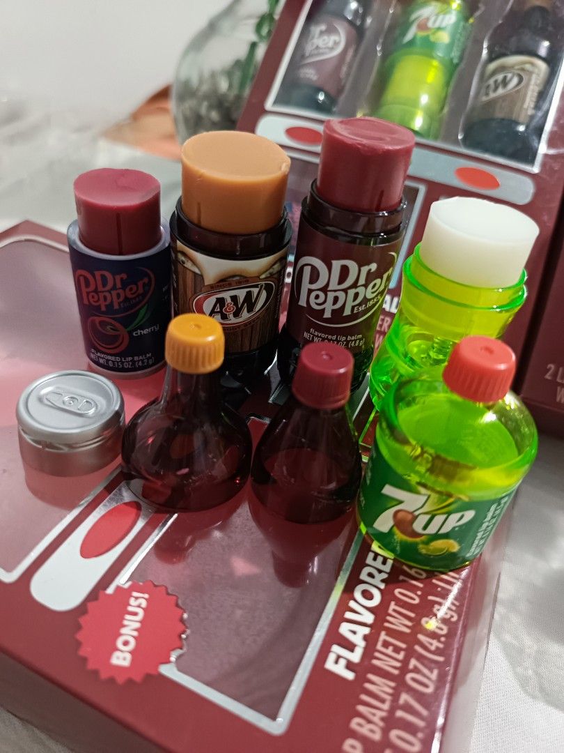 Cute Lippies (Category: Makeup) located in Las Pinas. Submitted by sumptuousblueph (Listing ID 1455452293, Image 3). Description: 3 Box available only!! super cute pwede na pang regalo. -brandnew -4pcs na laman per box -Cruelty free products.