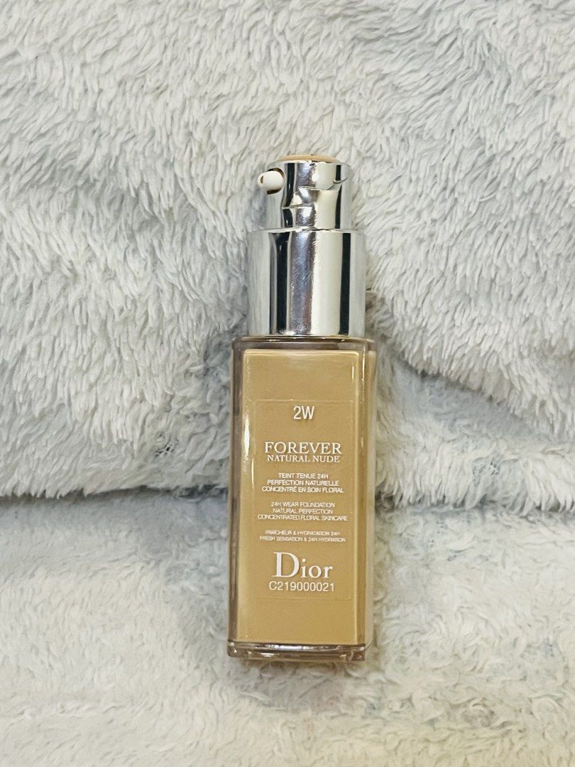 Dior Forever Natural Nude 2W Foundation (Category: Makeup) located in Santa Cruz. Submitted by prelovedbysky803 (Listing ID 1455449770, Image 1). Description: - Dior Forever Natural Nude Foundation - Shade: 2W - 24-Hour Wear - Natural Perfection Finish - Concentrated with Floral Skincare - Provides 24-Hour Hydration - Delivers a Fresh Sensation - Ideal for a Natural Makeup Look.