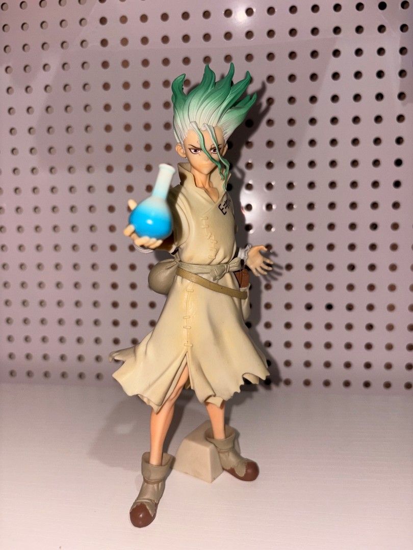 Dr. Stone Senku Ishigami Figure with Flask (Category: Figurines & Statues) located in San Pedro. Submitted by byeonhazel (Listing ID 1455480152, Image 1). Description: -Rare Dr. Stone Senku Ishigami -BIB 📍 San Pedro Laguna Meetup around San Pedro J&T/LBC courier.