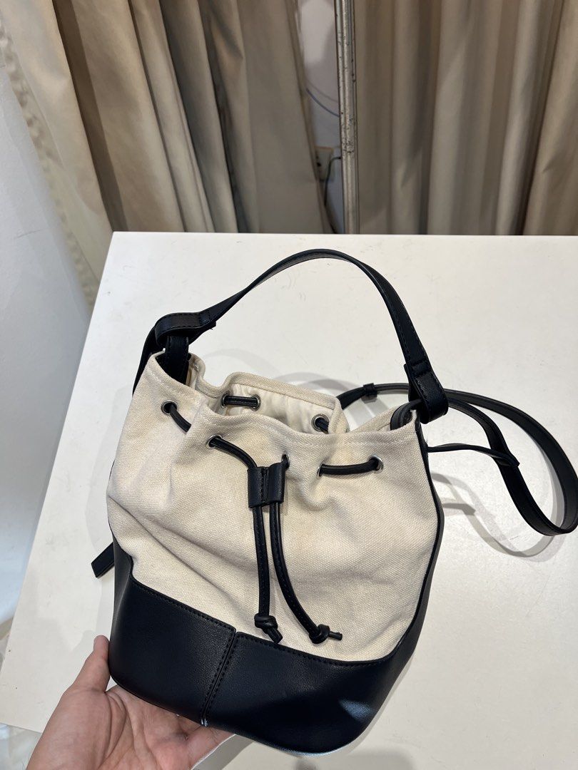 Drawstring Bucket Bag for school office travel beach (Category: Shoulder Bags) located in Cavite. Submitted by Dexter123 (Listing ID 1455357836, Image 3). Description: .