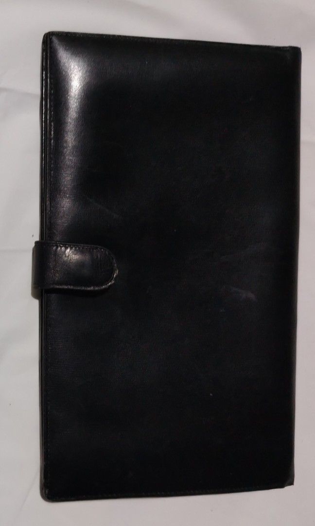 Dunhill wallet vintage (Category: Luxury Bags & Wallets) located in Manila. Submitted by rockandrolly (Listing ID 1455496248, Image 1). Description: Title: Authentic Alfred Dunhill Vintage Leather Travel Organizer / Long Wallet ✅ Details - Brand: Alfred Dunhill — iconic British luxury brand ​ - Material: Premium full-grain leather (black exterior, tan interior) ​ - Features: Snap button closure, currency slots, ticket pockets, zip compartment, do