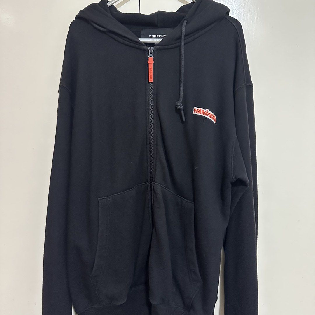 Enhypen Manifesto Hoodie (Medium) (Category: Coats, Jackets and Outerwear) located in San Mateo. Submitted by ipeunluver (Listing ID 1455422285, Image 2). Description: •Includes photocards set •No pouch and tags •Worn and washed for about 7 times RFS: Need funds.