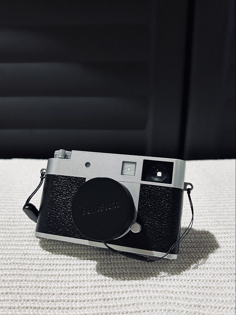 Fujifilm X Half Silver (Category: Cameras) located in Baguio. Submitted by ninacyrille (Listing ID 1455464238, Image 2). Description: A half-frame film camera. It is compact and stylish point-and-shoot. It features film simulation modes and film camera modes – perfect if you love the experience of film without the cost of developing rolls. ✨🩶 condition: 9.5/10 well maintained and carefully used no issues, fully functional inclusions: original bo