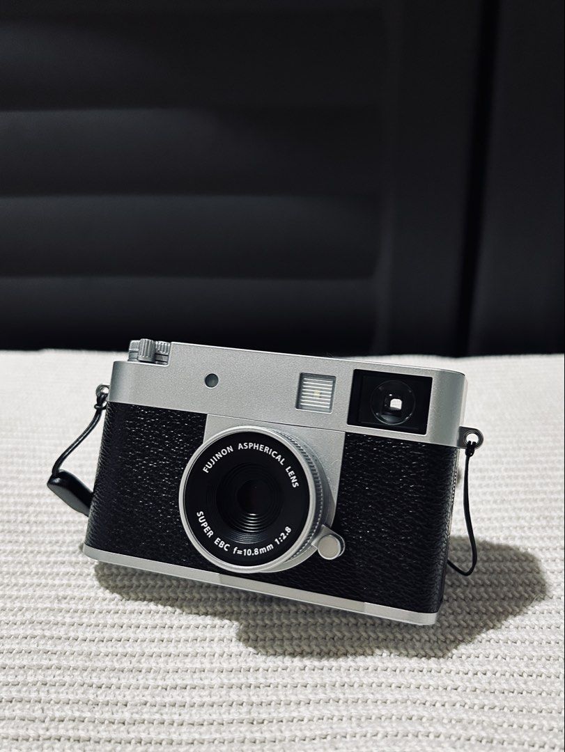 Fujifilm X Half Silver (Category: Cameras) located in Baguio. Submitted by ninacyrille (Listing ID 1455464238, Image 1). Description: A half-frame film camera. It is compact and stylish point-and-shoot. It features film simulation modes and film camera modes – perfect if you love the experience of film without the cost of developing rolls. ✨🩶 condition: 9.5/10 well maintained and carefully used no issues, fully functional inclusions: original bo