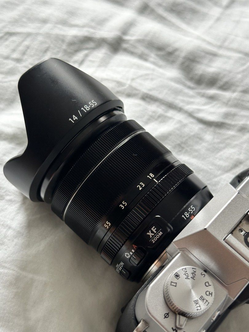 Fujifilm XT10 (Category: Cameras) located in Manila. Submitted by pwitnix (Listing ID 1455380253, Image 2). Description: bought from Henry’s Cameras comes with 2 batteries 1 battery charger lens cap or cover.