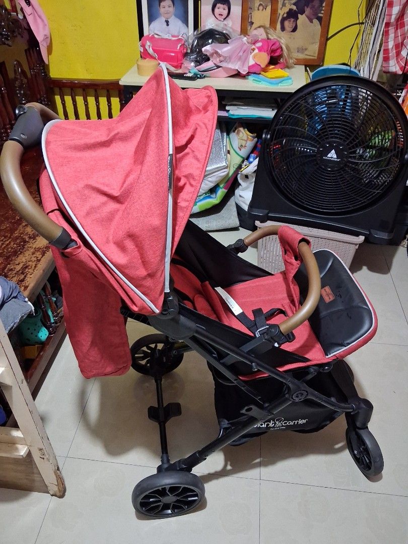 Giant Careier Stroller Red (Category: Strollers) located in Quezon City. Submitted by lheochan (Listing ID 1455325638, Image 2). Description: - Combi red stroller - Reversible handle for easy steering - Compact fold for convenient storage and travel - Breathable mesh seat insert - Good working condition.