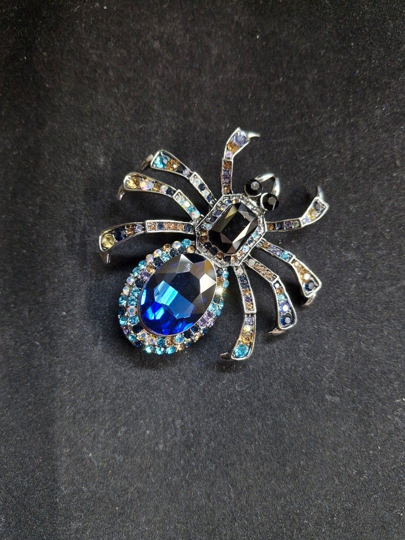 Gooty Sapphire Tarantula Brooch (Category: Brooches) located in Taguig. Submitted by mommaschoice (Listing ID 1455446791, Image 1). Description: Brand new Unisex use Elegantly crafted brooch design Adorned w/ rhinestones Ships nationwide.