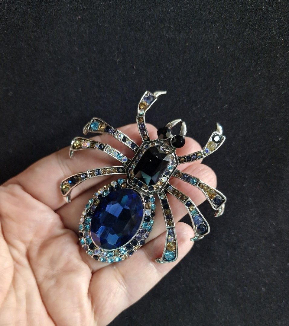Gooty Sapphire Tarantula Brooch (Category: Brooches) located in Taguig. Submitted by mommaschoice (Listing ID 1455446791, Image 2). Description: Brand new Unisex use Elegantly crafted brooch design Adorned w/ rhinestones Ships nationwide.
