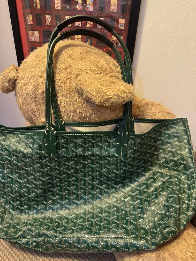 Goyard Green Tote Bag (Category: Luxury Bags & Wallets) located in Mandaluyong City. Submitted by nicxannc (Listing ID 1455438811, Image 1). Description: Handle is enhanced Minor flaws.