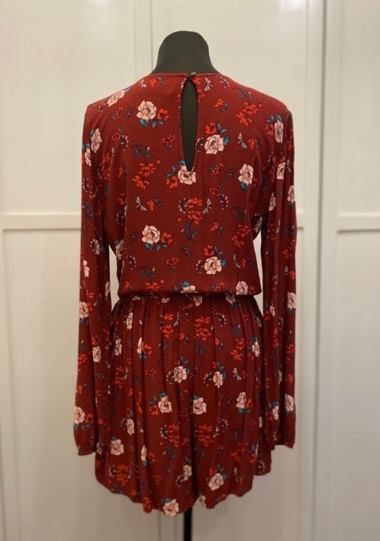 HOLLISTER Wrap Romper (Category: Rompers) located in Nagcarlan. Submitted by snccollection (Listing ID 1455405195, Image 3). Description: Worn once. 10/10 Condition. RFS: doesn’t fit anymore (Upsizing) .