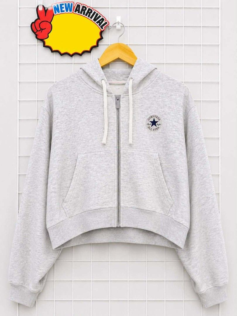 Hoodie Jacket Pullover Windbreaker (Category: Coats, Jackets and Outerwear) located in Bulacan. Submitted by annenicathriftthriftlang (Listing ID 1455388683, Image 2). Description: Blue Nike hoodie with Golden State Warriors graphic. Features a kangaroo pocket and drawstring hood. Great for any Warriors fan. Show your team spirit. 📍 Meycauayan Bulacan .
