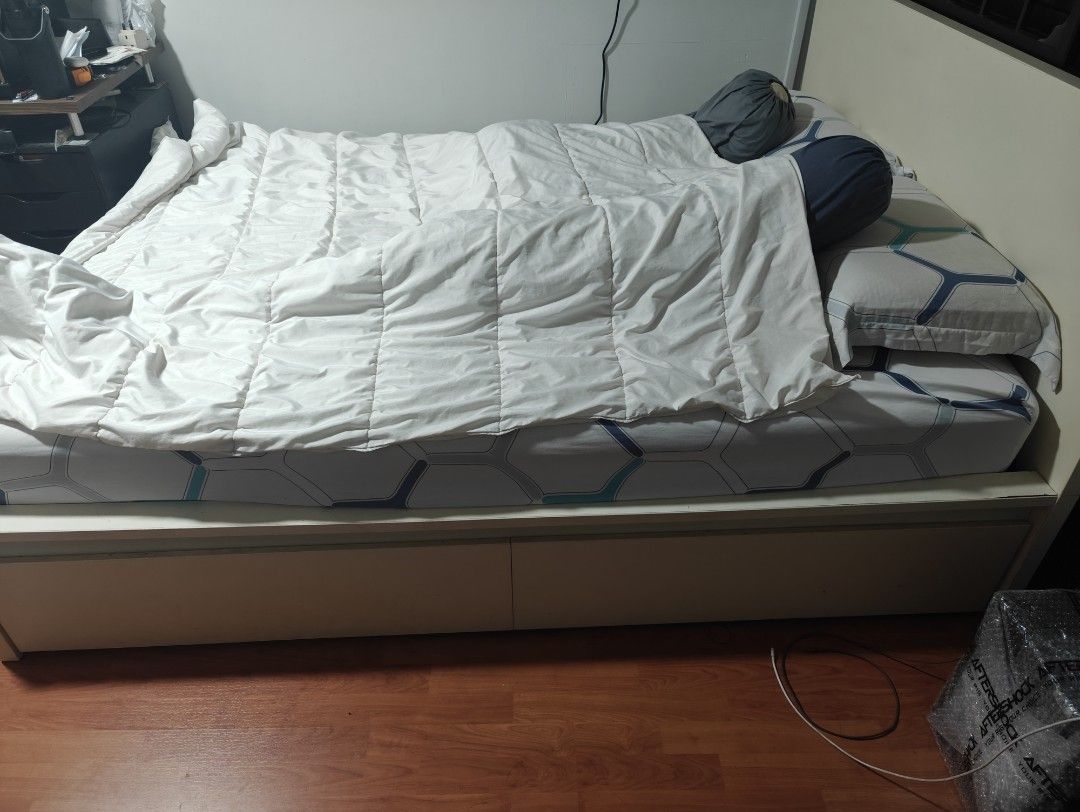 Ikea Malm Bedframe (Category: Bed Frames & Mattresses) located in Singapore. Submitted by chris440 (Listing ID 1455485708, Image 2). Description: White Ikea Malm Bedframe Comes with 4 Storage drawers Negotiable!! Pick up n delivery by buyer will be dismantled for you Pm for more info!.
