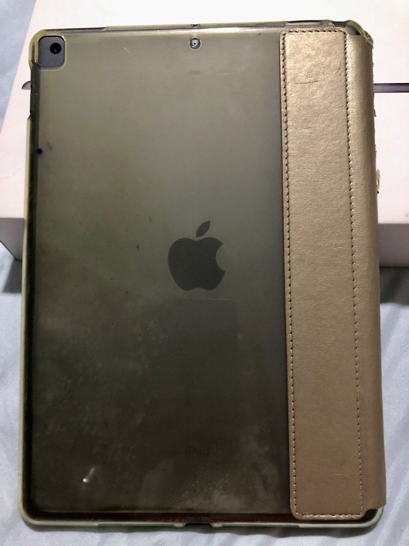 Ipad 8th Generation Wi-Fi 32GB (Category: iPad) located in Quezon City. Submitted by sheisdecluttering_now (Listing ID 1455422483, Image 2). Description: Space gray With casing Original Apple charger included With original box.