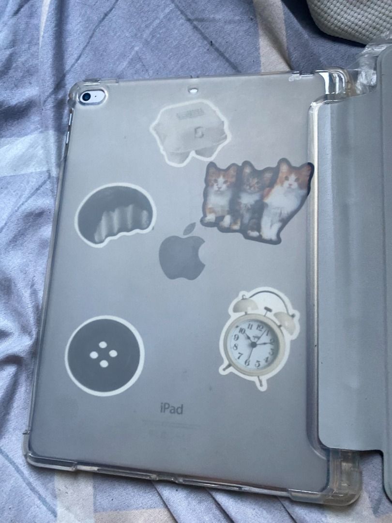 IPAD AIR 2 (Category: iPad) located in Caloocan City. Submitted by dreiu.cell (Listing ID 1455465432, Image 1). Description: FOR SALE iPad Air 2 Silver Color 64gb All Working No issue RS: Upgrade.