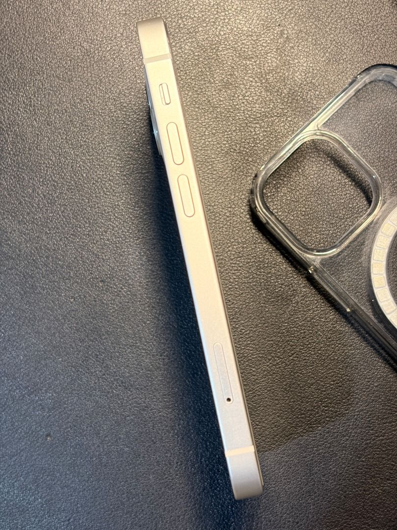 iPhone 13 Mini 512GB Starlight FU (Category: iPhone 13 Series) located in Taguig. Submitted by michael.ponce (Listing ID 1455419859, Image 3). Description: Fixed price P20,500 512GB Factory Unlocked Starlight Non-NTC unit Physical SIM + eSIM 94% battery health Well kept, 1 noticeable scratch, might need battery replacement Known issue, need to tap face ID camera module after factory reset, but once face ID already setup, no more issue Used for 11