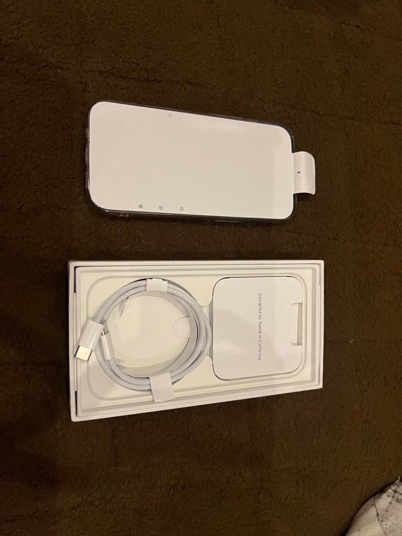 IPHONE 15 BLACK 128 GB (BNEW) RUSH!!! (Category: iPhone 15 Series) located in Caloocan City. Submitted by 3002je (Listing ID 1455434945, Image 2). Description: - Brandnew - Open to check only - 0 CC - Unli check - Pwede sa maarte. Reset all you want! - Can do meet up (SM Fairview, Ayala Terraces) - RFS: Bought Iphone 16 instead.