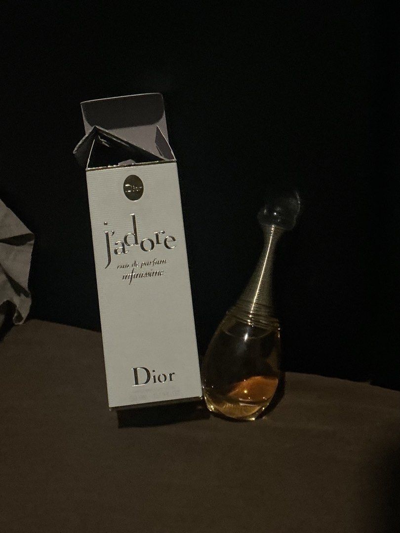 j’adore infinissime edp 50ml (Category: Fragrance & Deodorants) located in Caloocan City. Submitted by tylean (Listing ID 1455474342, Image 1). Description: p1/p2 ₱4300 or swap to - pure musc - pure musc blanc - angel nova - can be testers - or drop your offers fsm, see juice level from cd hk damaged yung wiring (??) sa pinakababa, see second pic loc: south cal / mendiola mnl.