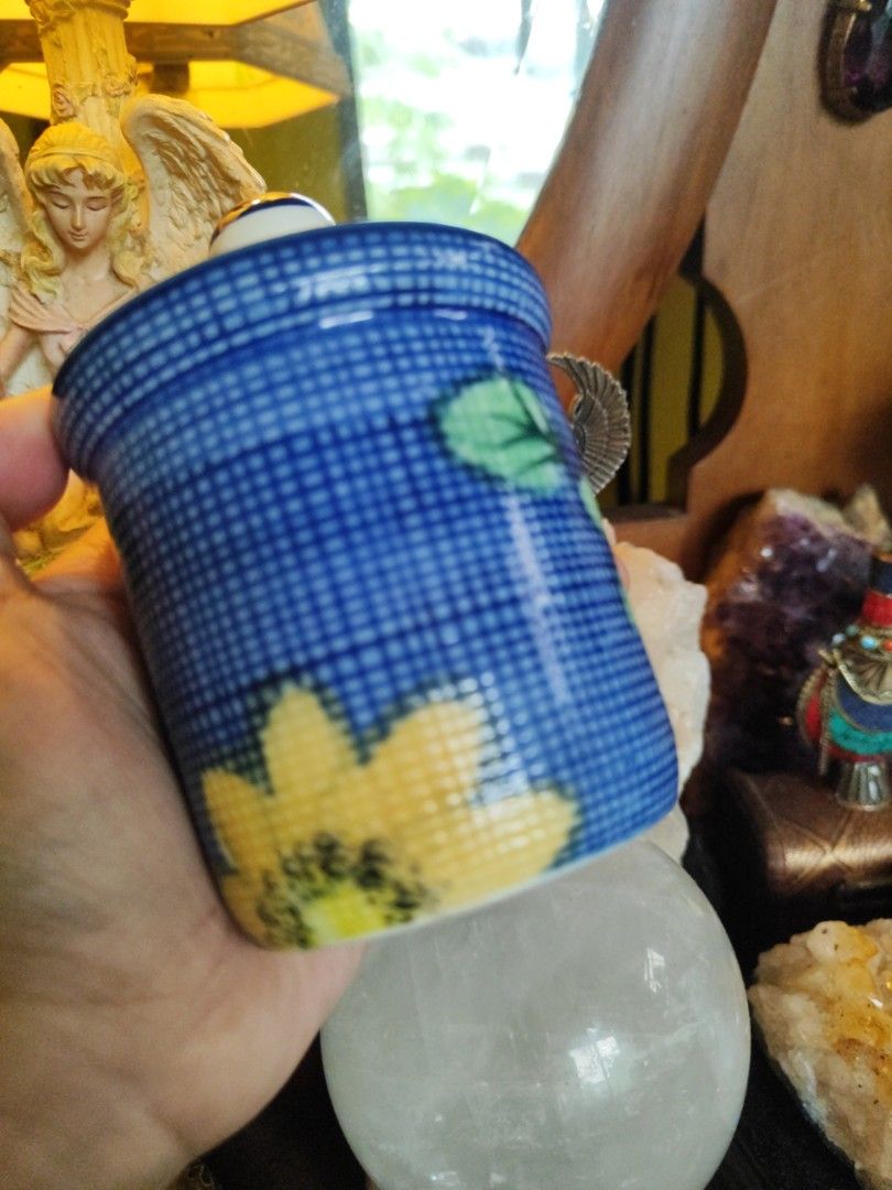 Japan Vintage Hand Painted Ceramic Container (Category: Food Organization & Storage) located in Pasig City. Submitted by vintagetreasures2222 (Listing ID 1455326778, Image 3). Description: .
