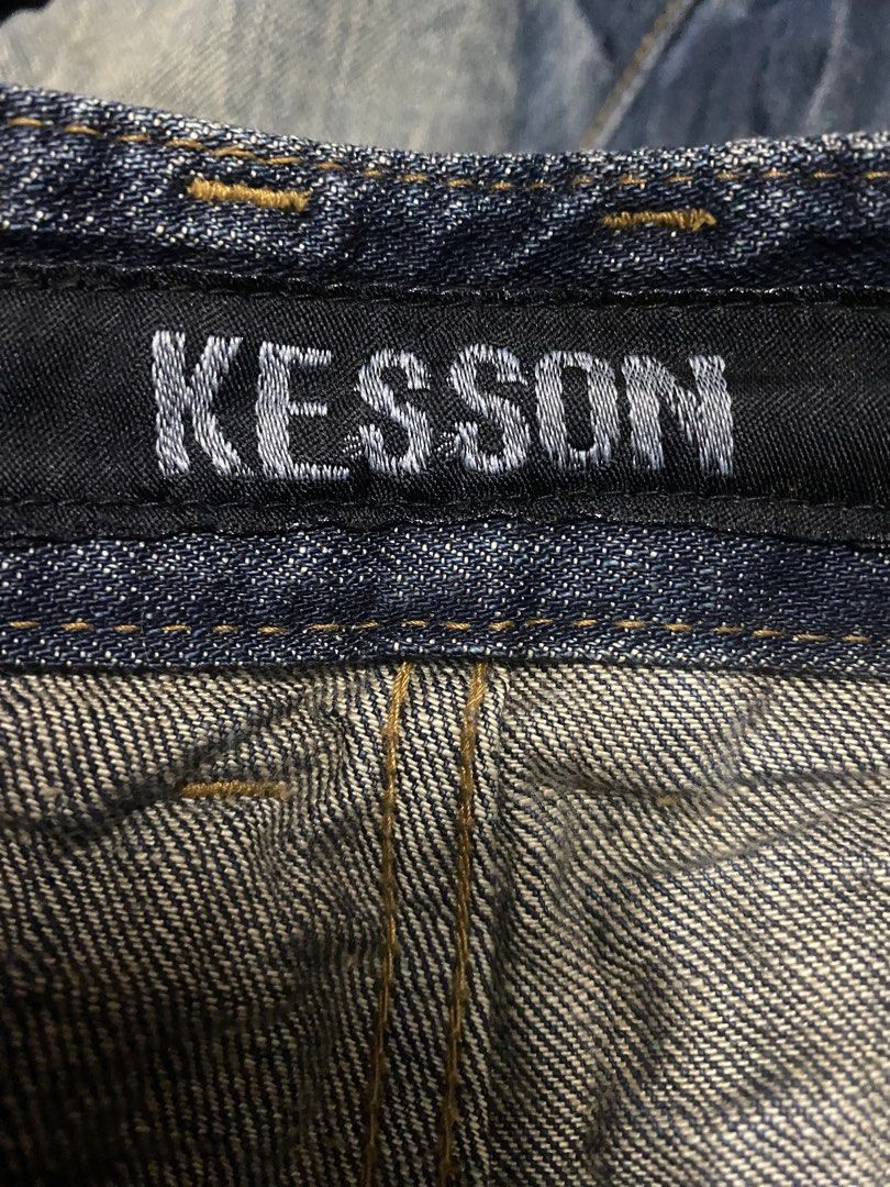 KESSON (Category: Jeans) located in Pasir Mas. Submitted by bundlebudak850301 (Listing ID 1455433445, Image 3). Description: Saiz manual 32 Labuh 41 .