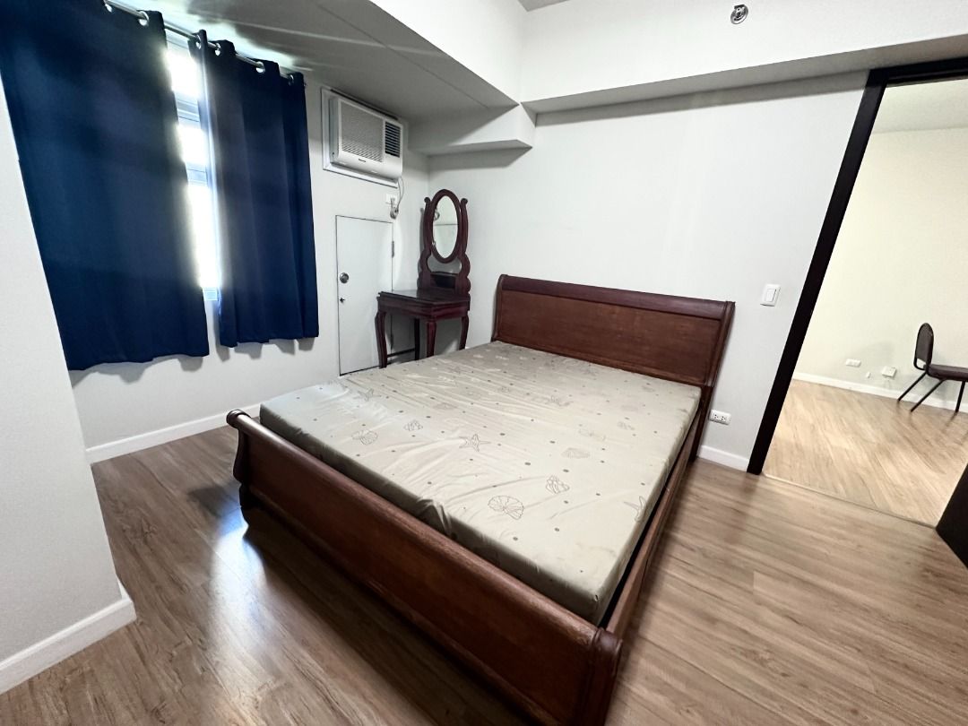 Kroma Tower 1 Bedroom for RENT (Category: Apartments & Condos) located in Makati City. Submitted by lemontreerealestateinc. (Listing ID 1455393359, Image 1). Description: FOR RENT The Residences at Greenbelt Makati City Furnished 1-bedroom condominium unit for rent at Kroma Tower with a 55 sqm floor area. This Furnished condo in Legazpi Village offers a comfortable and convenient lifestyle in a prime location near offices, shopping malls, restaur