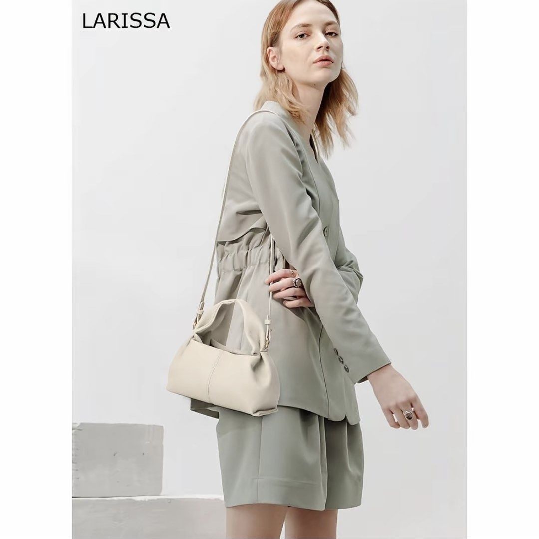 Larrisa Cloud Dumpling (Category: Cross-body Bags) located in Alor Setar. Submitted by caaaf1a (Listing ID 1455437413, Image 3). Description: -Colour cream -Chat for details .