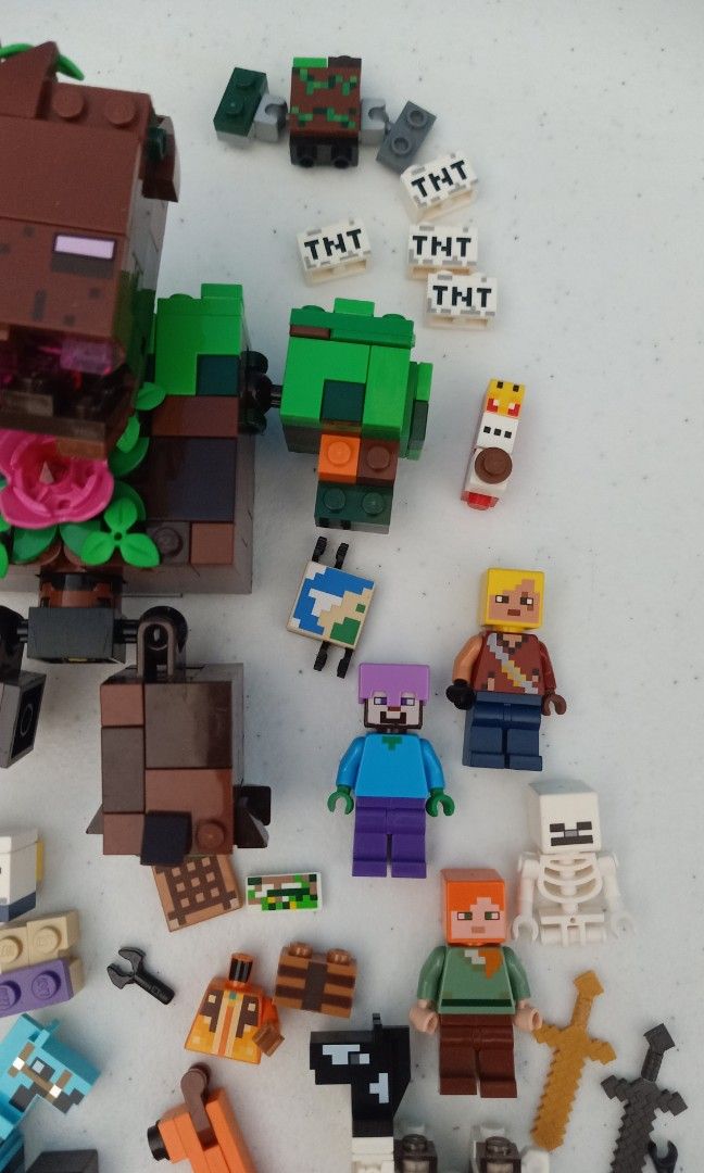 Lego Minecraft... (Category: Lego & Building Sets) located in Sorsogon. Submitted by divs4joy (Listing ID 1455392628, Image 2). Description: Lego Minecraft... 1385❌❌❌❌ 👉 as it is; WYSIWYG. 👉 see other photos for details..