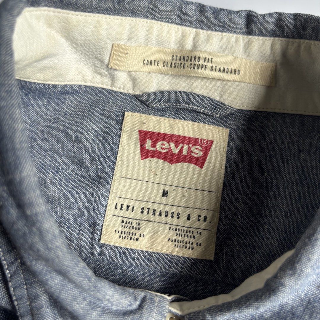 Levi’s Chambray Work Shirt (Category: Tshirts & Polo Shirts ) located in Manaoag. Submitted by mayonaise.store (Listing ID 1455360491, Image 3). Description: Levi’s Chambray Work Shirt Pit 22 Length 28.5 Php 1,880 .