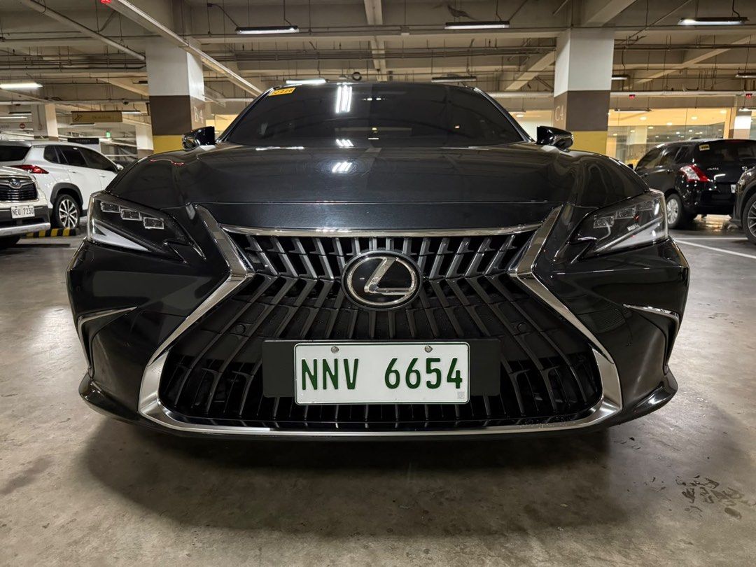 Lexus ES300h Hybrid 2023 jackani Auto (Category: Used Cars) located in Pasig City. Submitted by jackani (Listing ID 1455363373, Image 2). Description: Hybrid 1st owned low mileage casa maintained factory leather seats 19” Rays Homura Wheels original paint No Coding U can call 09173295586.
