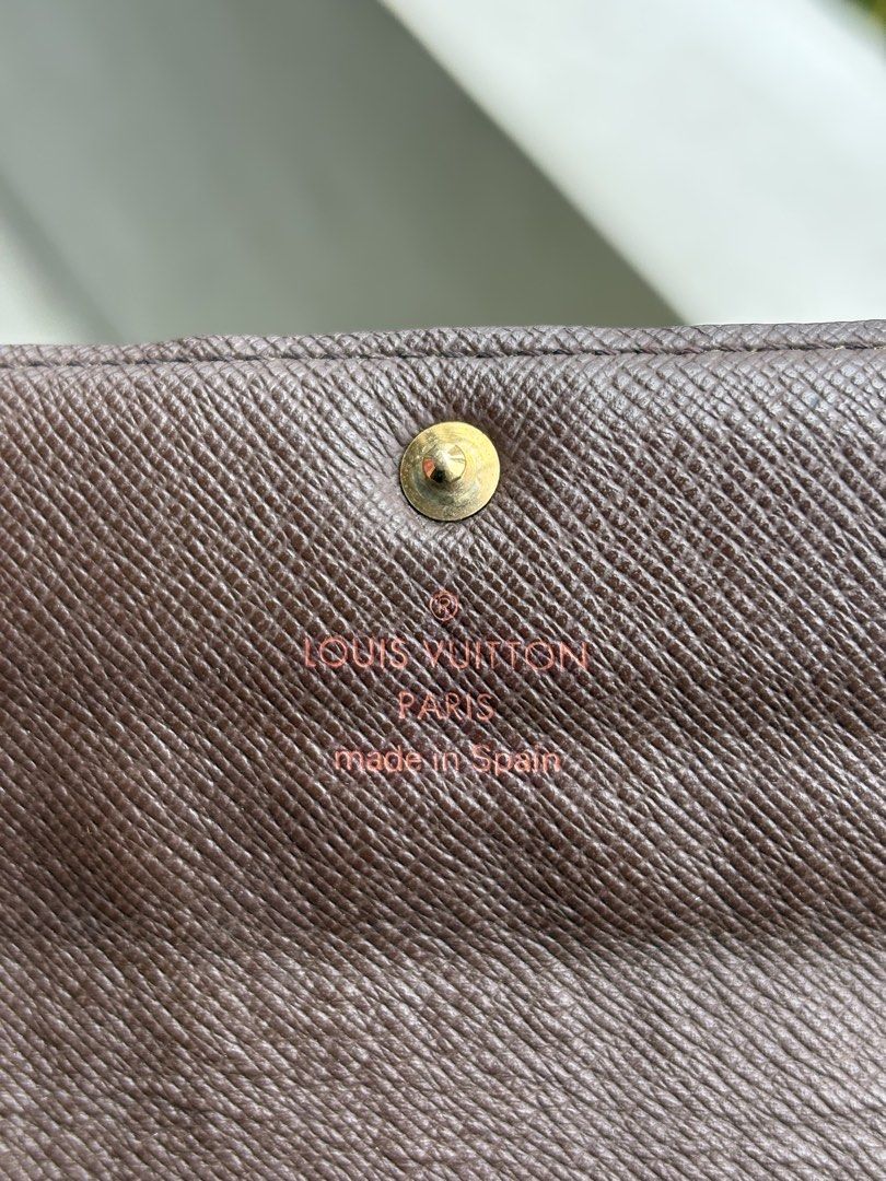 LOUIS VUITTON DAMIER EBENE SARAH LONG WALLET (Category: Luxury Bags & Wallets) located in Naga. Submitted by sislovesme (Listing ID 1455345819, Image 3). Description: •RANK AB •MINOR SIGN OF USAGE ChECK PICS •AUTHENTIC .