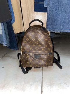 (Category: ) located in . Submitted by sthriftweartrstd (Listing ID 1455422543, Image 1). Description: .