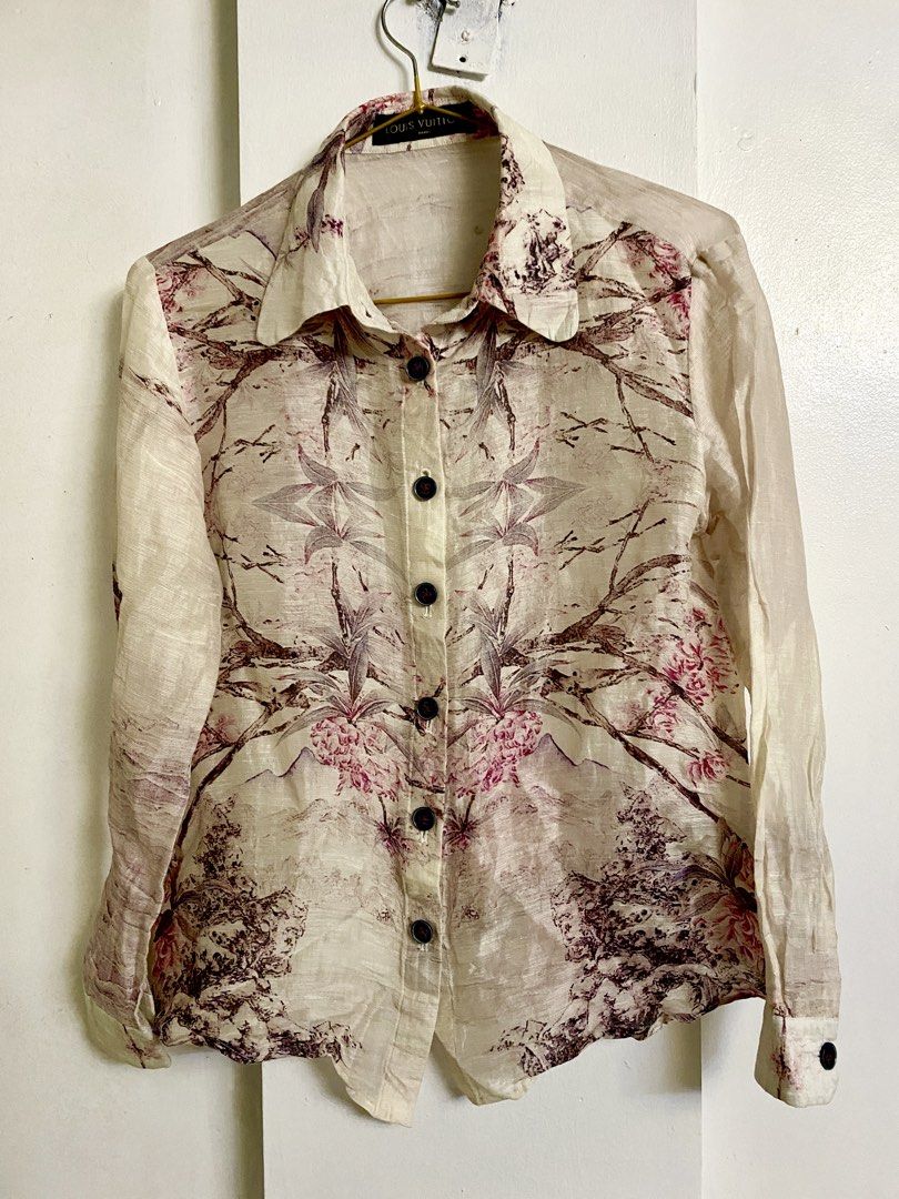 Louis Vuitton Paris Silk Blend Button-Up Shirt Size 40 (Category: Luxury Apparel) located in Cavite. Submitted by curatedluxury (Listing ID 1455482045, Image 1). Description: -Authentic Louis Vuitton Paris silk blend button longsleeve - Features a beautiful nature-inspired print with pink floral accents - Button-up front with black buttons - Size: 40 Handpicked/ Bought in Japan Second hand shop during my holiday Last price posted!!! pls no asking