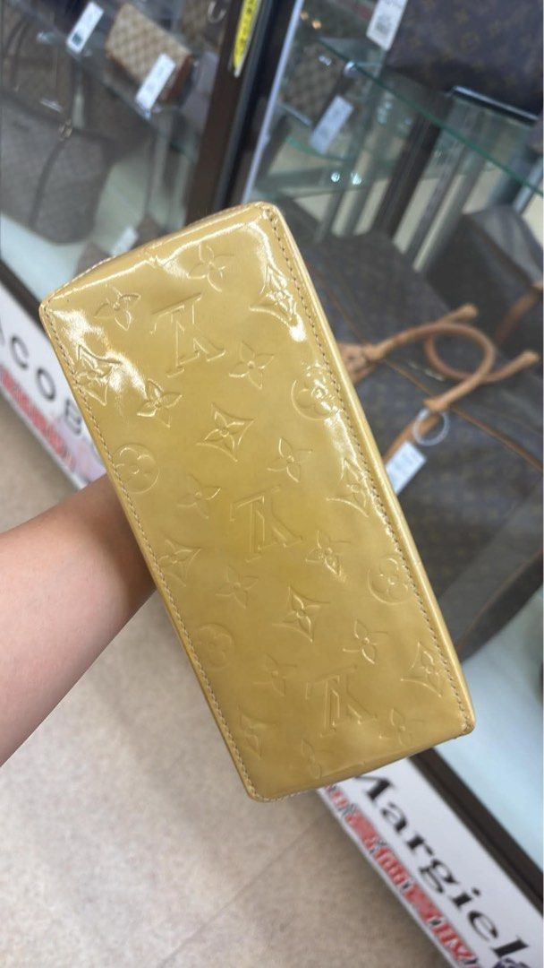 louis vuitton reade vernis bag (Category: Luxury Bags & Wallets) located in Santiago. Submitted by sandystormi (Listing ID 1455450991, Image 3). Description: onhand sourced from japan 🇯🇵 dm me on ig vintage.stash .