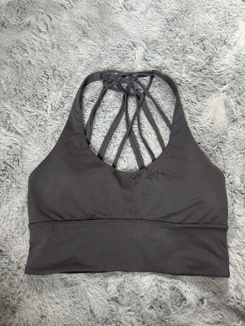 Lululemon Sports Bra Black Size 4 (Category: Activewear) located in Antipolo. Submitted by dddeclutter (Listing ID 1455417352, Image 1). Description: Lululemon Sports Bra Black Size 4 Size: 4 Color: Black RFS: Decluttering Price: 700.