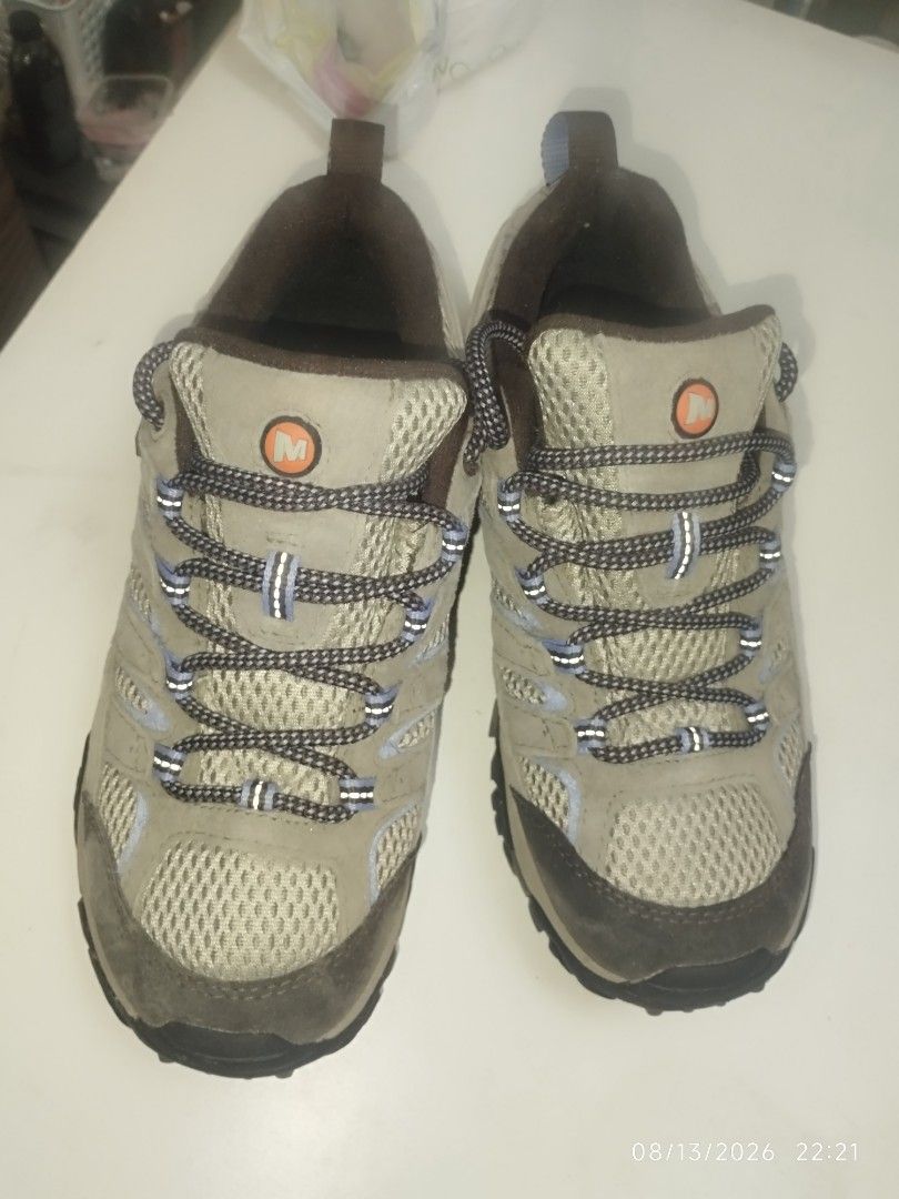 M3rrell Moab 3 (Category: Shoe inserts) located in Manila. Submitted by macatangca18428 (Listing ID 1455460909, Image 1). Description: Selling merrell moab 3 hiking shoes for women Size 6 No box since padala from US.