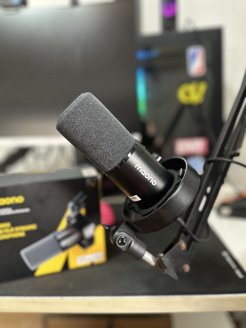 Maono PD300X USB/XLR Dynamic Microphone (Category: Microphones) located in Bulacan. Submitted by kickszz (Listing ID 1455370600, Image 2). Description: - Maono PD300X Dynamic Microphone - Versatile USB and XLR connections - Ideal for streaming, podcasting, and recording - Comes with original packaging - Ready to enhance your audio setup.