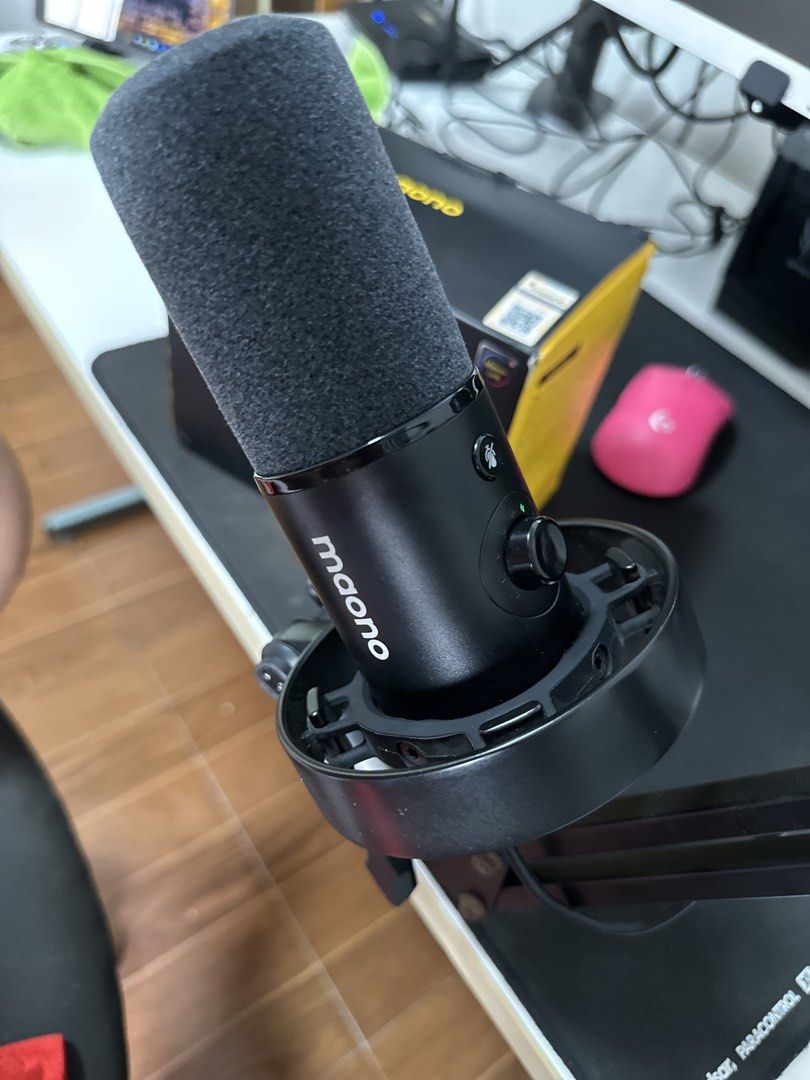 Maono PD300X USB/XLR Dynamic Microphone (Category: Microphones) located in Bulacan. Submitted by kickszz (Listing ID 1455370600, Image 3). Description: - Maono PD300X Dynamic Microphone - Versatile USB and XLR connections - Ideal for streaming, podcasting, and recording - Comes with original packaging - Ready to enhance your audio setup.
