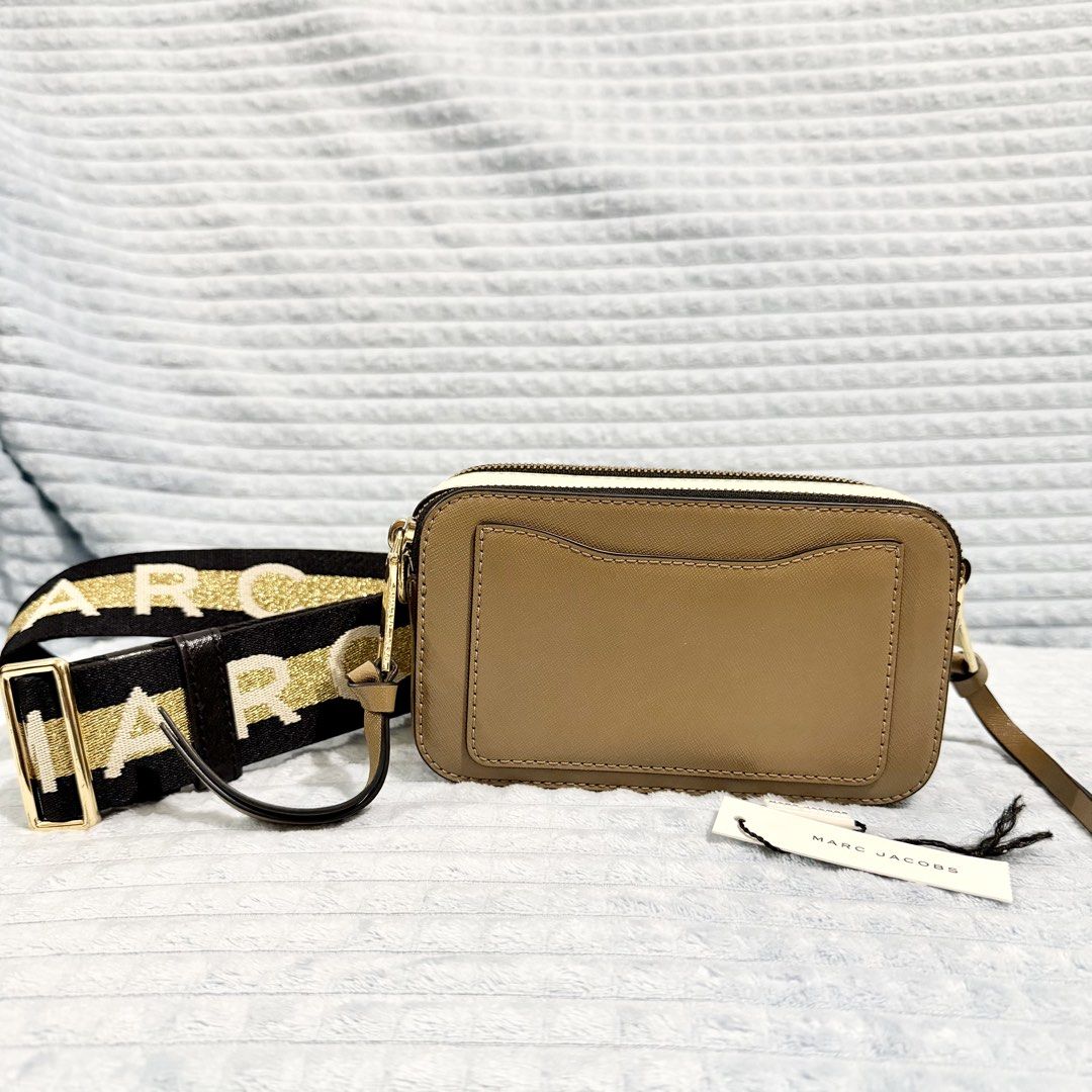 Marc Jacobs Snapshot Camera Bag (Category: Luxury Bags & Wallets) located in Manila. Submitted by cloemae (Listing ID 1455322903, Image 2). Description: Original Marc Jacobs Snapshot Camera Bag 9.5/10 Condition With dustbag Negotiable.
