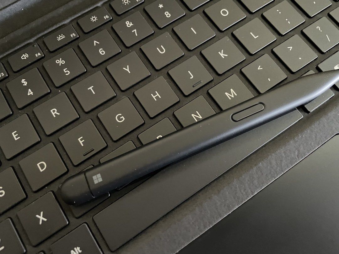 Microsoft Surface Pro, 11th Edition (Copilot+ PC) – Snapdragon X Plus / 16GB RAM (Category: Laptops & Notebooks) located in Batangas. Submitted by AABprime (Listing ID 1454873406, Image 2). Description: 🔥 Microsoft Surface Pro, 11th Edition (Copilot+ PC) – Snapdragon X Plus / 16GB RAM 📌 Key Specifications: ✨ Processor: Qualcomm Snapdragon X Plus (10-Core ARM Architecture) ✨ RAM: 16 GB Ultra-Fast LPDDR5x (8448 MT/s speed for seamless multitaskin