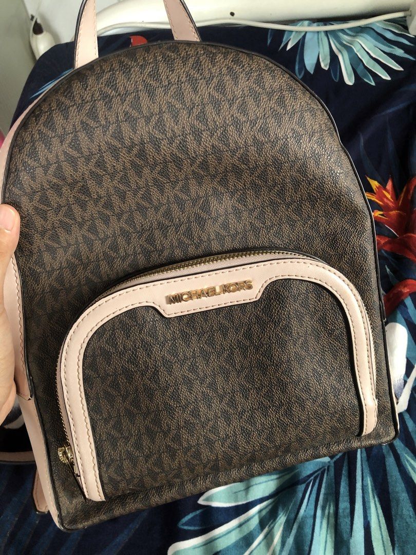 MK Jaycee Medium Logo Backpack Authentic (Category: Luxury Bags & Wallets) located in San Nicolas. Submitted by coleeein (Listing ID 1455387455, Image 2). Description: Authentic MK backpack (bought in Hawaii, USA) Like new, minimal signs of usage almost none Personal Preloved No issues, and damages Still with the Bag tag (original price 498 US dollars) LP is nothing below 12,000.
