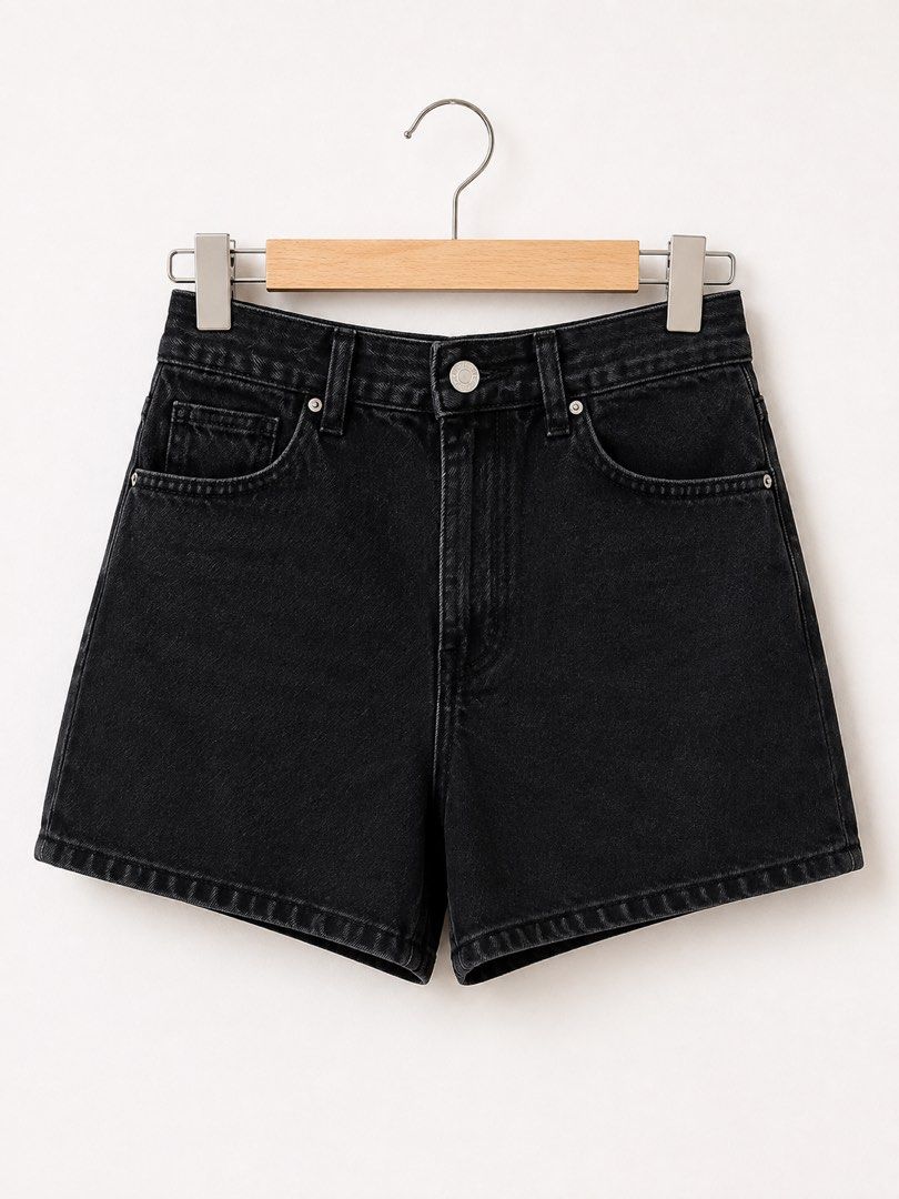 MNG Zoe Black Denim Shorts (Category: Shorts) located in Manila. Submitted by chiiisells_ (Listing ID 1455479221, Image 1). Description: - Brand: MNG - Style Name: Zoe - Fit: High-waisted - Design: Classic five-pocket - Detail: Raw hem - Color: Black Denim - Versatile staple piece, easy to style..